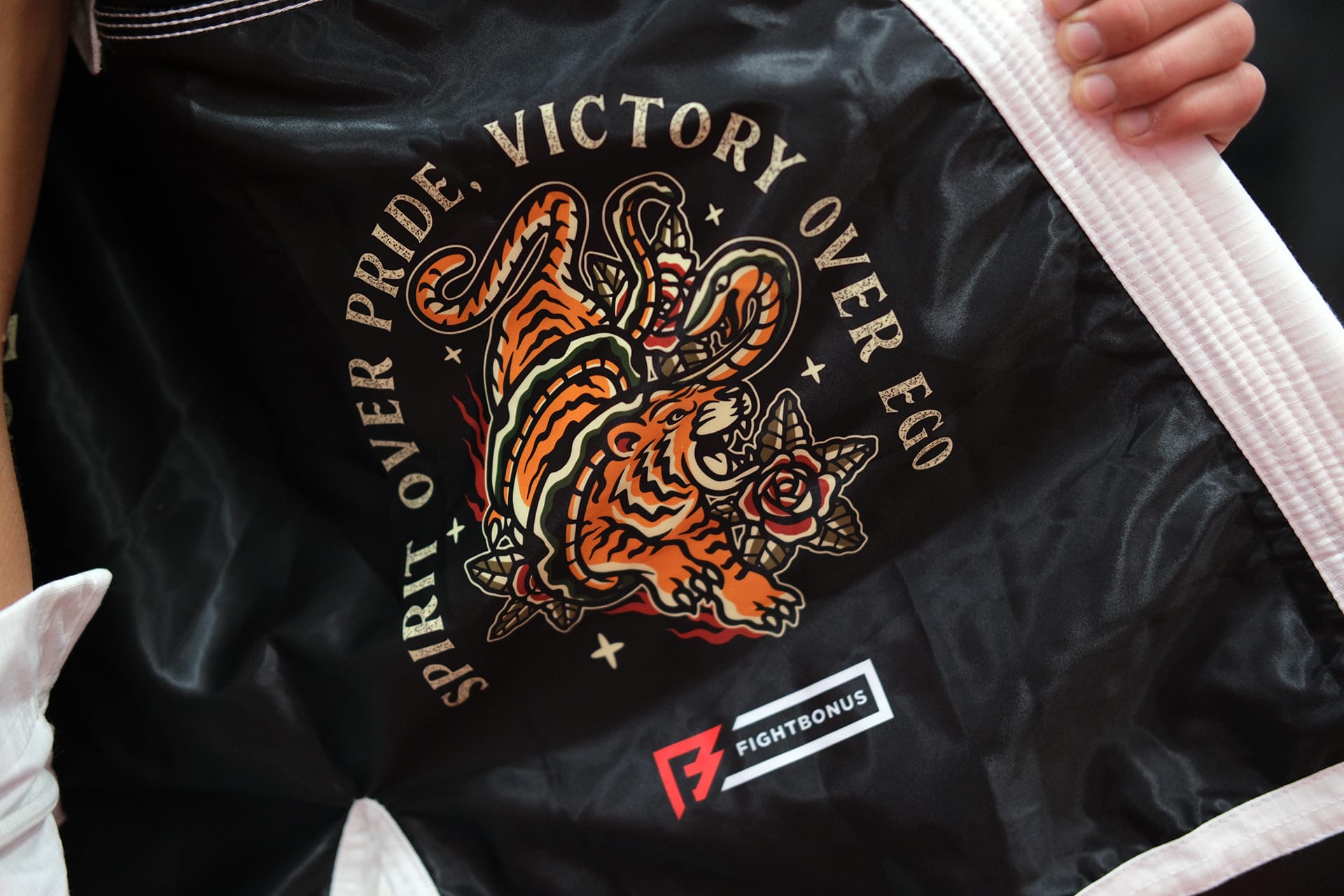 Victory Kimono (White) image 12