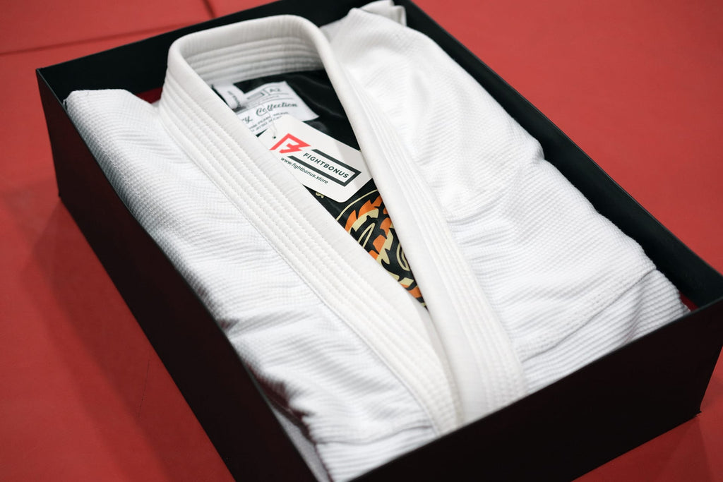 Victory Kimono (White) image 15